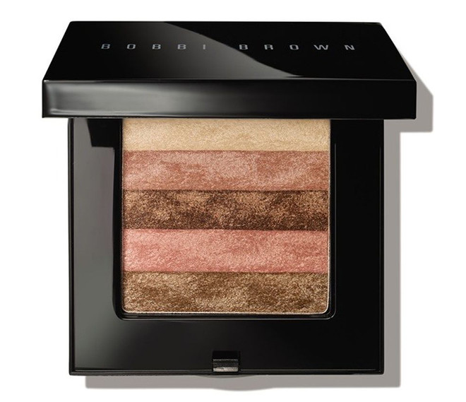 Bảy mẹo trang điểm giúp bạn tự tin khi dùng kính áp tròng ảnh 6