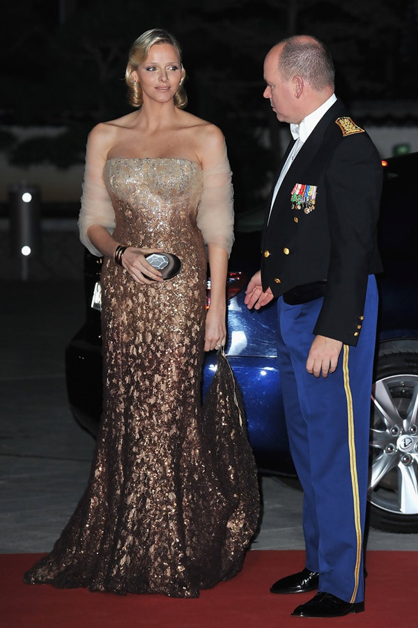 Phong cách của bốn cô nàng "danh gia vọng tộc" đương thời ảnh 12