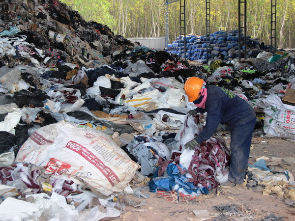 Xử lý hơn 20 ngàn tấn rác tồn đọng, Lâm Đồng mở lại bãi rác Cam Ly ảnh 1