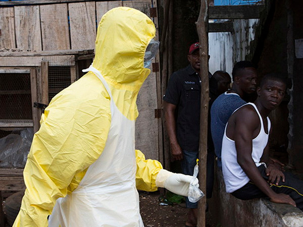 Công bố những đoạn video tư liệu hiếm về dịch Ebola năm 1976 ảnh 1