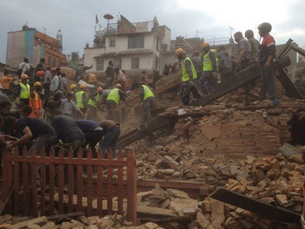 [Video] Hậu quả nặng nề sau vụ động đất kinh hoàng ở Nepal ảnh 1