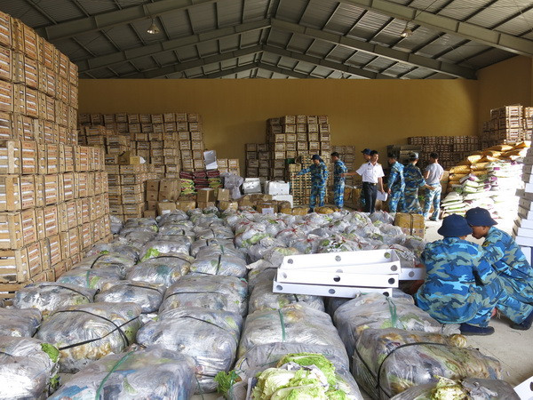 Những chuyến hàng mang theo niềm tin yêu ra Trường Sa ảnh 1