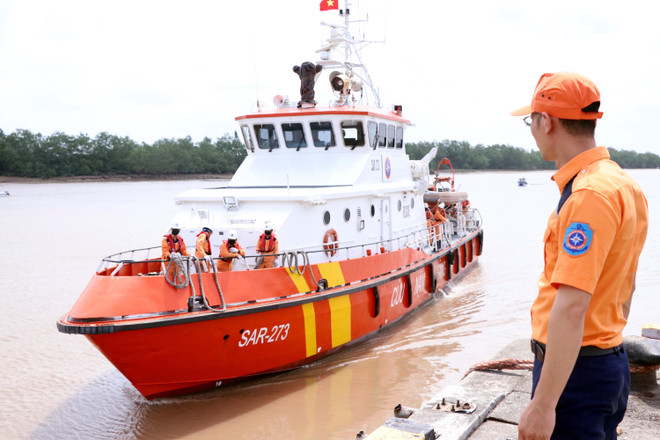 Huy động lực lượng tìm kiếm các ngư dân tàu cá TH 90282 bị mất tích ảnh 2