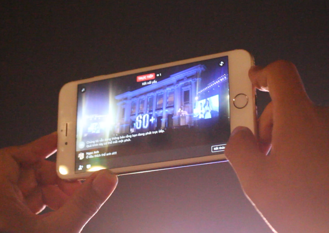 Hà Nội lung linh sắc màu trong 60 phút "tắt đèn, bật tương lai" ảnh 4