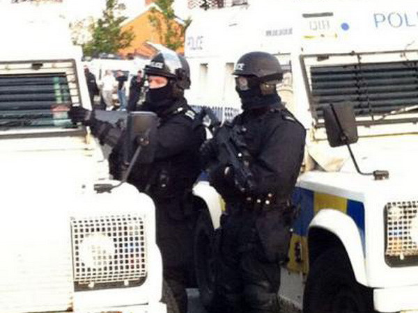 Cảnh sát Bắc Ireland phát hiện nhiều vật liệu chế tạo bom ảnh 1