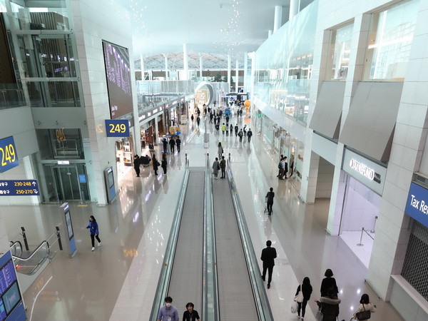 Hàn Quốc cấm nhập cảnh hàng chục nghìn người nước ngoài ảnh 1