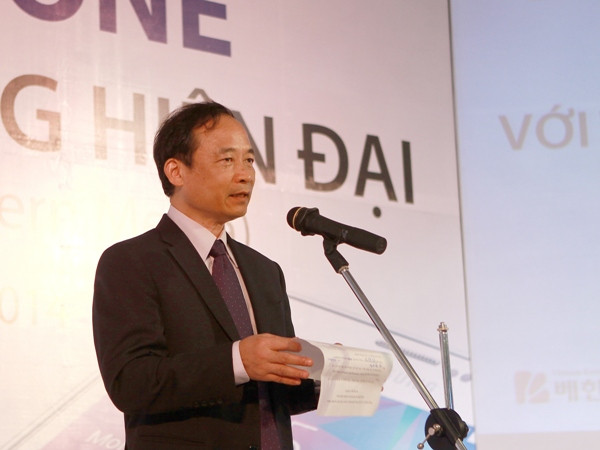 Ông Lê Duy Truyền, Phó Tổng giám đốc Thông Tấn Xã Việt Nam phát biểu tại hội thảo (Ảnh: Trọng Đạt/TTXVN) Chia sẻ kinh nghiệm về làm báo qua điện thoại thông minh ảnh 1