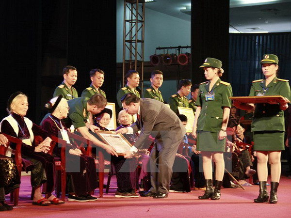 Truy tặng danh hiệu Anh hùng Lực lượng vũ trang cho 37 cá nhân ảnh 1