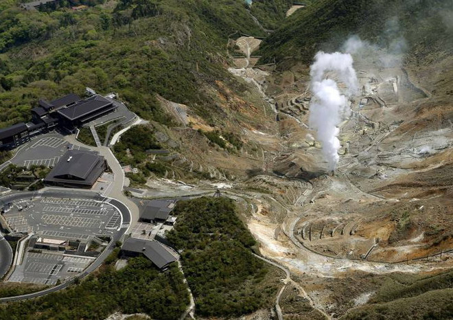 Núi lửa Hakone hoạt động mạnh, Nhật cảnh báo người dân sơ tán ảnh 1