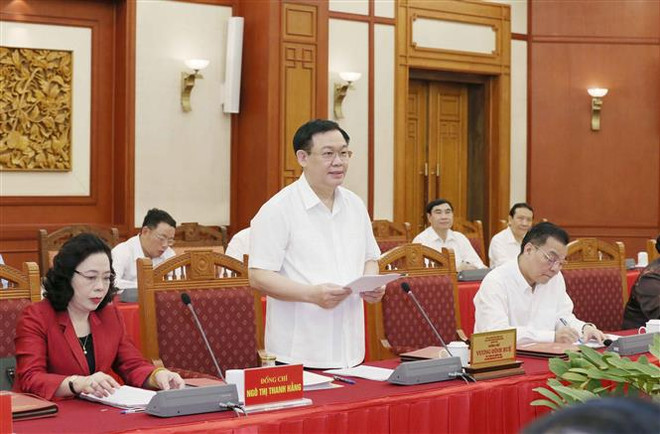 Tập thể Bộ Chính trị làm việc với Ban Thường vụ Thành ủy Hà Nội ảnh 1