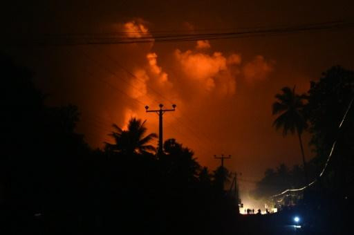 Nổ kho đạn lớn ở Sri Lanka, hàng nghìn thường dân chạy toán loạn ảnh 1