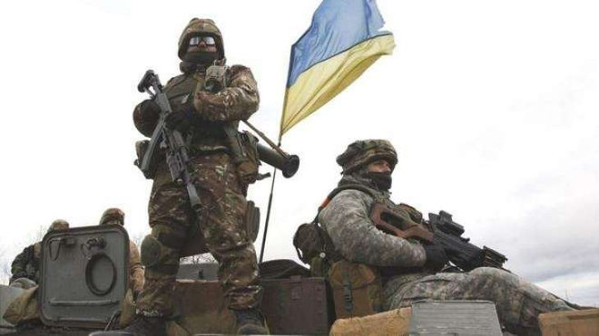 Lực lượng chính phủ Ukraine. (Nguồn: urdupoint) Chính phủ Ukraine và lực lượng ly khai rút quân khỏi khu vực miền Đông ảnh 1