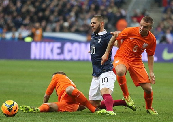 Ảnh loạt trận giao hữu: Messi bất lực, Benzema thăng hoa ảnh 3