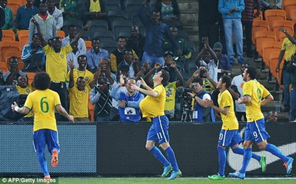 Ảnh loạt trận giao hữu: Messi bất lực, Benzema thăng hoa ảnh 5