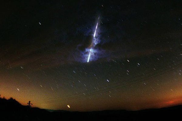 Cuối tuần, người yêu thiên văn có thể đón xem mưa sao băng Lyrids ảnh 1