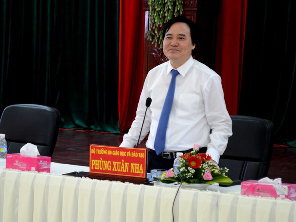 Bộ trưởng Phùng Xuân Nhạ kiểm tra đột xuất điểm thi ở Ninh Thuận ảnh 1