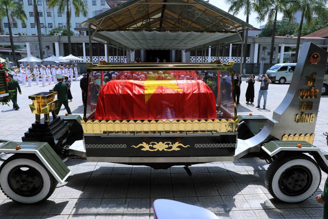 Tổ chức trọng thể Lễ tang nguyên Phó Thủ tướng Nguyễn Khánh ảnh 4