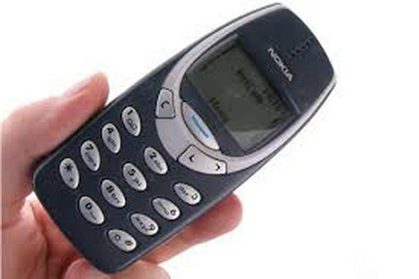 Hơn 20% người dân Italy vẫn thích dùng điện thoại "cục gạch" ảnh 1