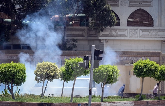 Nổ lớn gần Dinh Tổng thống Ai Cập làm một cảnh sát bị thương nặng ảnh 1