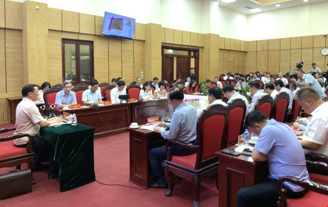 Quang cảnh buổi làm việc. (Ảnh: Nguyễn Văn Cảnh/TTXVN) TTXVN_1604chungcucu2.jpeg