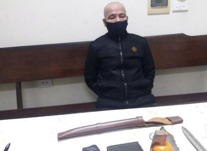 Nam Định bắt đối tượng truy nã mang theo vũ khí có độ sát thương cao ảnh 1