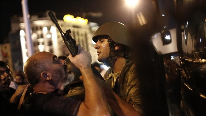 8 binh sỹ Thổ Nhĩ Kỳ tham gia đảo chính bị bác đơn xin tị nạn ảnh 1