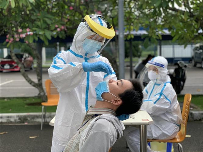 TP.HCM đang tiếp nhận điều trị cho 321 trường hợp mắc COVID-19 ảnh 1