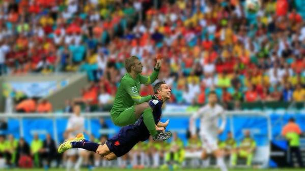 Sốt ảnh chế tư thế kỳ lạ của thủ môn Hà Lan Jasper Cillessen ảnh 7