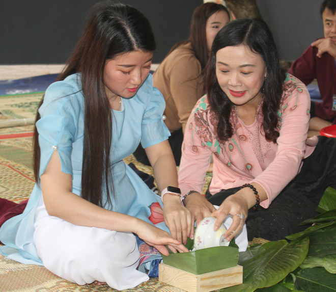 Ninh Bình: Rộn ràng phiên chợ Tết xưa giữa lòng thành phố ảnh 2