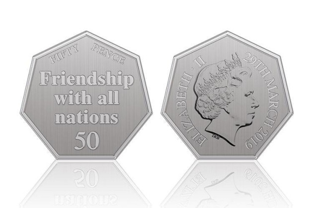 Bộ Tài chính Anh chính thức tạm dừng sản xuất đồng xu Brexit ảnh 1