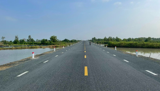 Đến nay, Dự án đường Hồ Chí Minh đã hoàn thành 2.488 km (đạt hơn 90%) và khoảng 258 km tuyến nhánh. (Ảnh: Việt Hùng/Vietnam+) vnp_HCM 1 Ca Mau.jpg