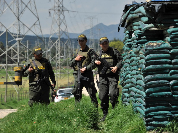 ELN bác bỏ cáo buộc liên quan tới vụ sát hại cảnh sát ở Bogota ảnh 1