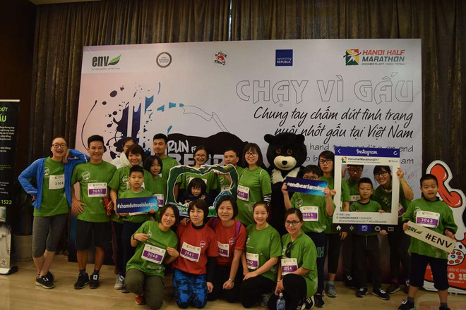 Hơn 800 người chạy để ủng hộ chấm dứt nạn nuôi nhốt gấu tại Việt Nam ảnh 6