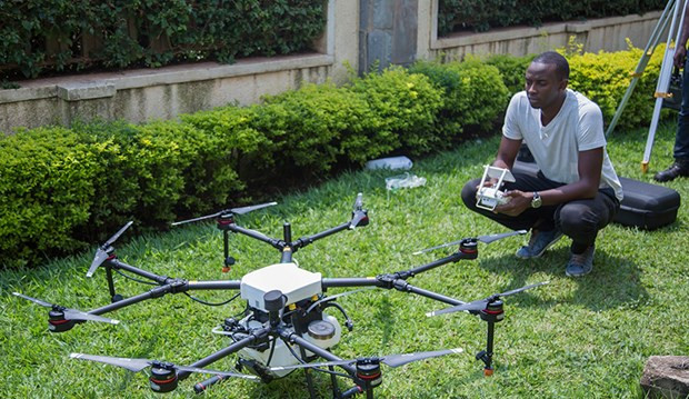 Rwanda sử dụng máy bay không người lái trong cuộc chiến chống sốt rét ảnh 1