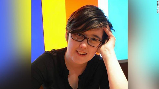 Châu Âu lên án vụ sát hại nữ nhà báo Lyra McKee tại Bắc Ireland ảnh 1