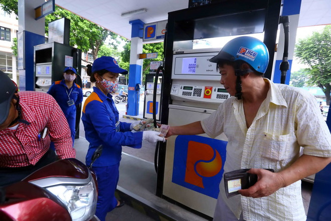 Thị trường xăng dầu: Cuộc đua giữa 'nội' và 'ngoại' đến hồi gay cấn ảnh 1