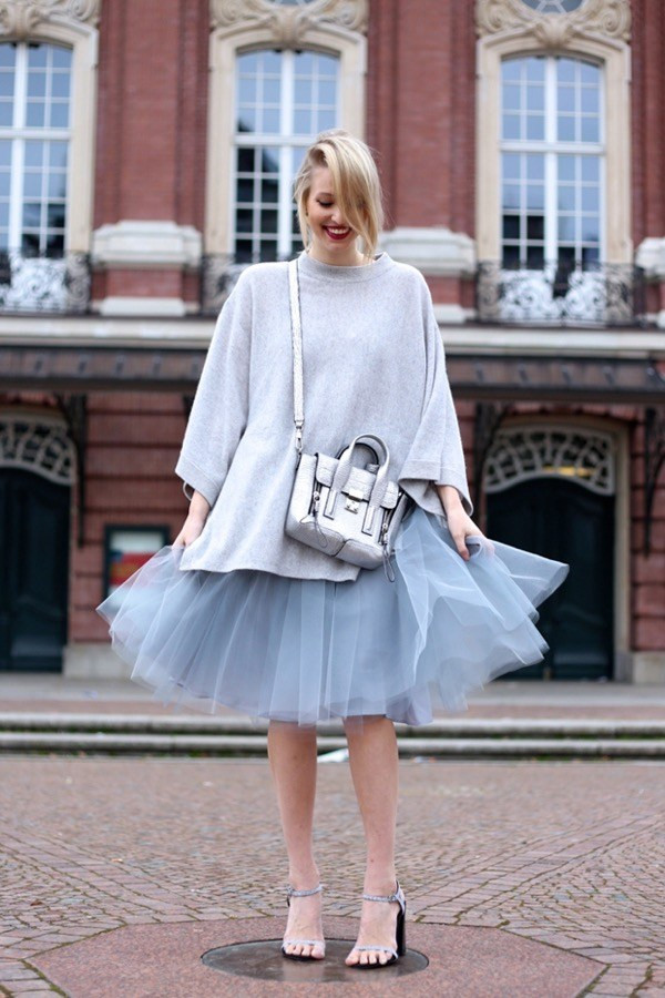 Ngắm các tín đồ thời trang thế giới tung tăng với váy hè ảnh 4