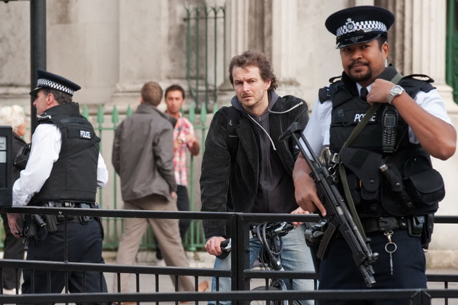 Một nam thiếu niên Anh bị buộc tội kích động khủng bố ảnh 1