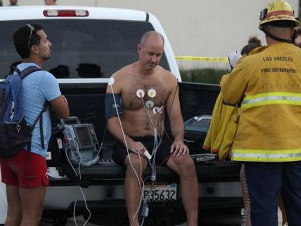 Chín người thương vong do bị sét đánh trên bãi biển California ảnh 1