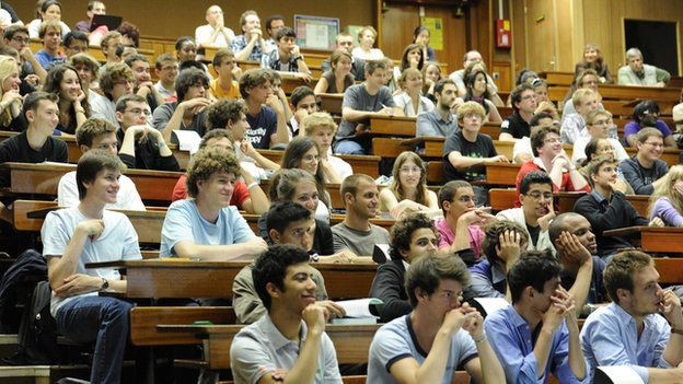 Sinh viên Pháp chóng mặt vì chi phí năm học mới đắt đỏ hơn ảnh 1