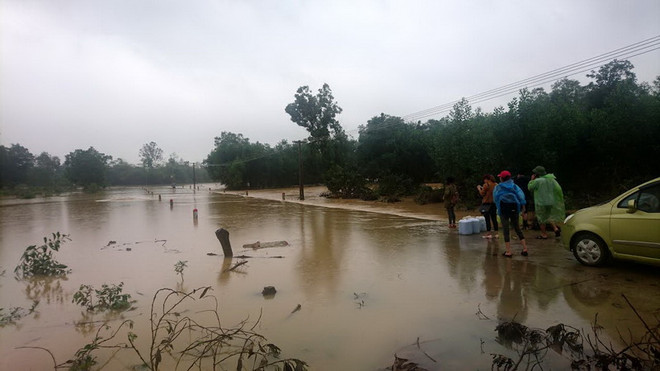 Hà Tĩnh: Người dân Hương Khê gồng mình chống chọi “lũ chồng lũ” ảnh 3