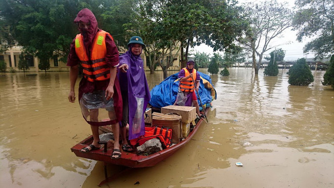 Hà Tĩnh: Người dân Hương Khê gồng mình chống chọi “lũ chồng lũ” ảnh 4