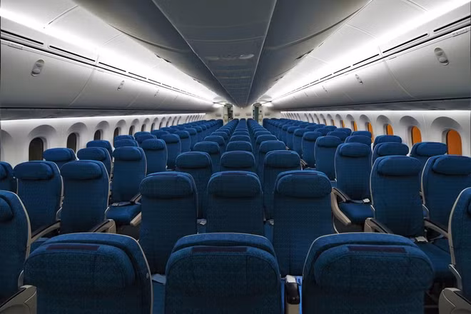 Máy bay Boeing 787-10 của Vietnam Airlines đã hạ cánh ở Nội Bài ảnh 3