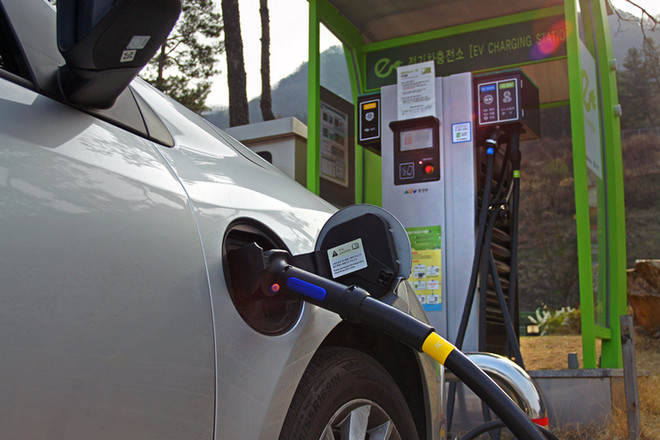 Hàn Quốc nỗ lực thiết lập tiêu chuẩn quốc tế cho công nghệ sạc xe điện ảnh 1