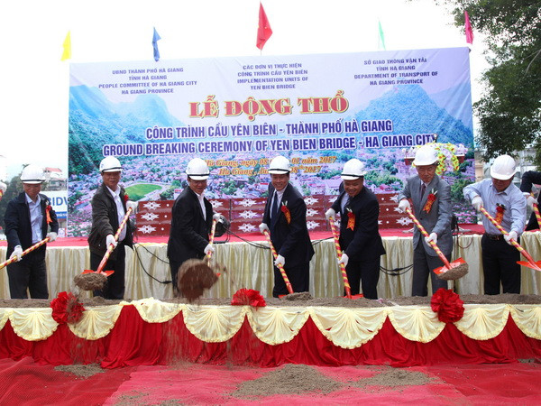 Hà Giang khởi công xây dựng cầu Yên Biên bắc qua sông Lô ảnh 1