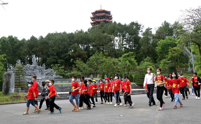 Khu di tích Ngã ba Đồng Lộc thu hút đông đảo du khách ảnh 2