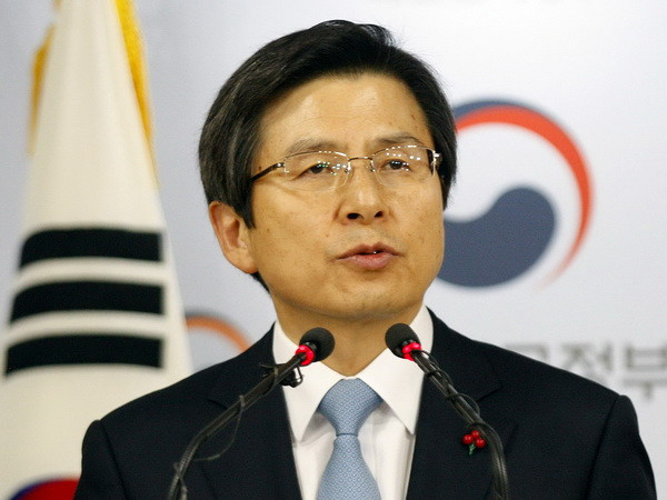 Ông Hwang Kyo-ahn tại một sự kiện ở Seoul ngày 9/12. (Nguồn: EPA/TTXVN) Quyền Tổng thống Hàn Quốc sẽ tiếp tục các chính sách của bà Park ảnh 1