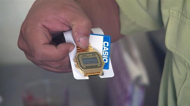 Tạm giữ hàng nghìn đồng hồ đeo tay không có hóa đơn, chứng từ ảnh 1