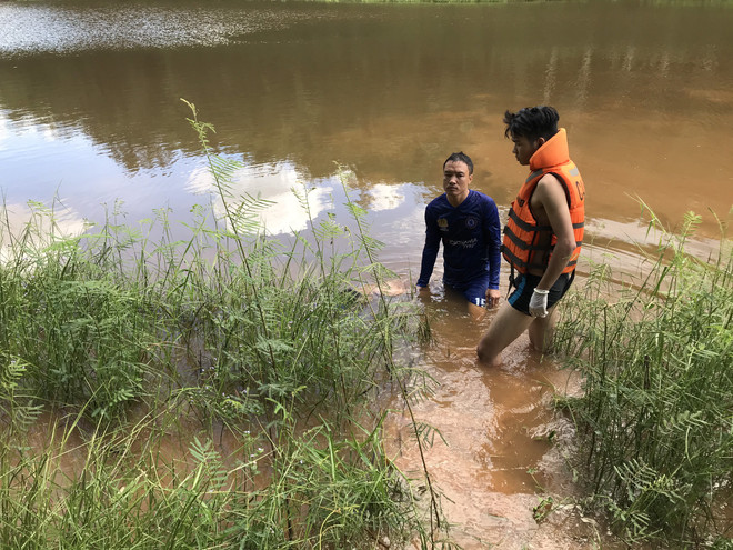 Điều tra, làm rõ vụ nam thanh niên tử vong dưới hồ khi đi bắt cá ảnh 1