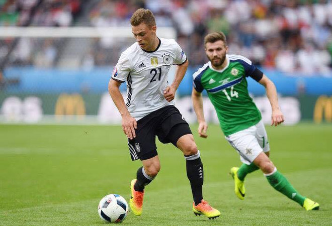 Bayern Munich đã tìm được người lấp chỗ trống Lahm để lại ảnh 1